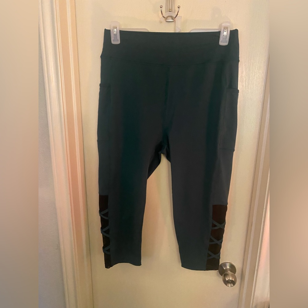 Pop fit crop leggings- Hunter green